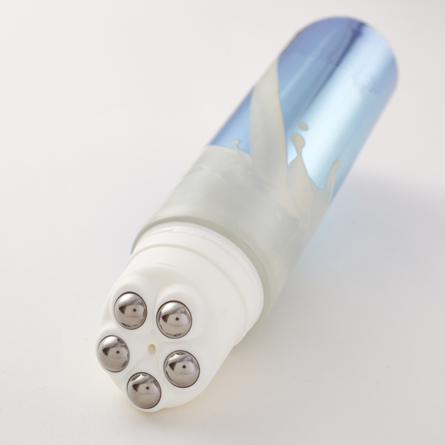 Tube en plastique de lotion pour le corps d'applicateur de boule de rouleau en m&eacute;tal