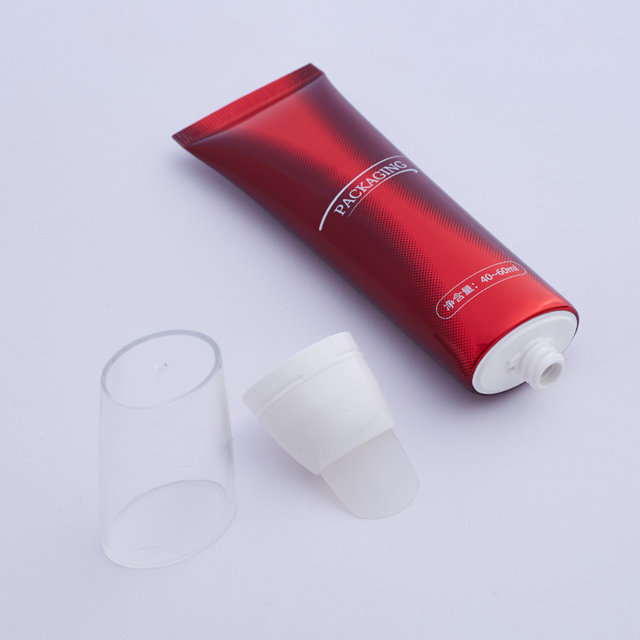 &Eacute;tapes pour personnaliser un tube souple cosm&eacute;tique&nbsp;: 1, finalisez votre demande de taille, votre diam&egrave;tre, votre longueur, votre forme de capacit&eacute; et vos couches&nbsp;;2, confirmez la couleur du tube, le num&eacute;ro de couleur en PANTONE SOLID COATED n&eacute;cessaire&nbsp;;3, Compl&eacute;tez votre illustration de conception d'impression si possible&nbsp;; (indiquez &eacute;galement le num&eacute;ro de couleur Pantone dans l'illustration) 4, Prenez une d&eacute;cision sur le type de couvercle que vous allez utiliser sur votre tube&nbsp;;5, choisissez le type d'impression que vous pr&eacute;f&eacute;rez, nous pouvons vous proposer une suggestion dans cette &eacute;tape&nbsp;;6, manipulation de Surface, nous pouvons vous fournir des tubes mats brillants, mats et doux&nbsp;;7, le style de queue, ouvert ou scell&eacute; d&eacute;pend de votre m&eacute;thode de remplissage&nbsp;;8,Est-il n&eacute;cessaire de produire des &eacute;chantillons &agrave; tester avant la production en s&eacute;rie.