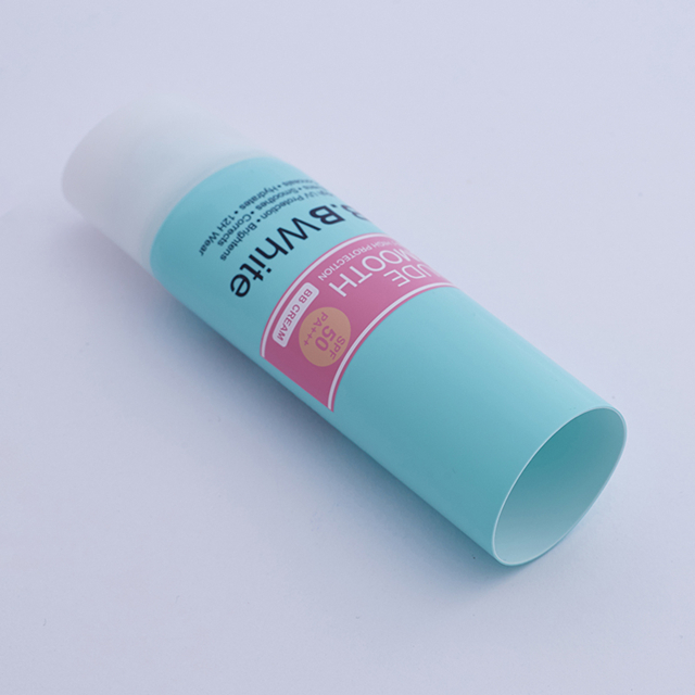 Tube de compression souple en plastique pour cr&egrave;me solaire vide pour le visage et les mains
