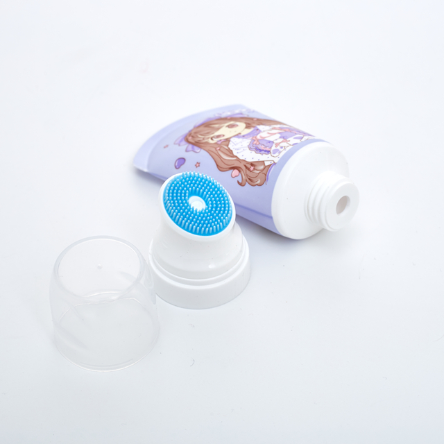 Tube en plastique PE de lotion pour le corps de lavage de visage de brosse de silicium