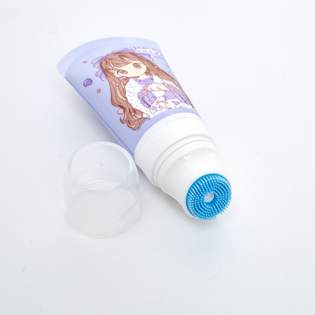 Tube en plastique PE de lotion pour le corps de lavage de visage de brosse de silicium